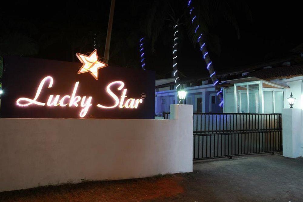 Hotel Lucky Star Colva Esterno foto