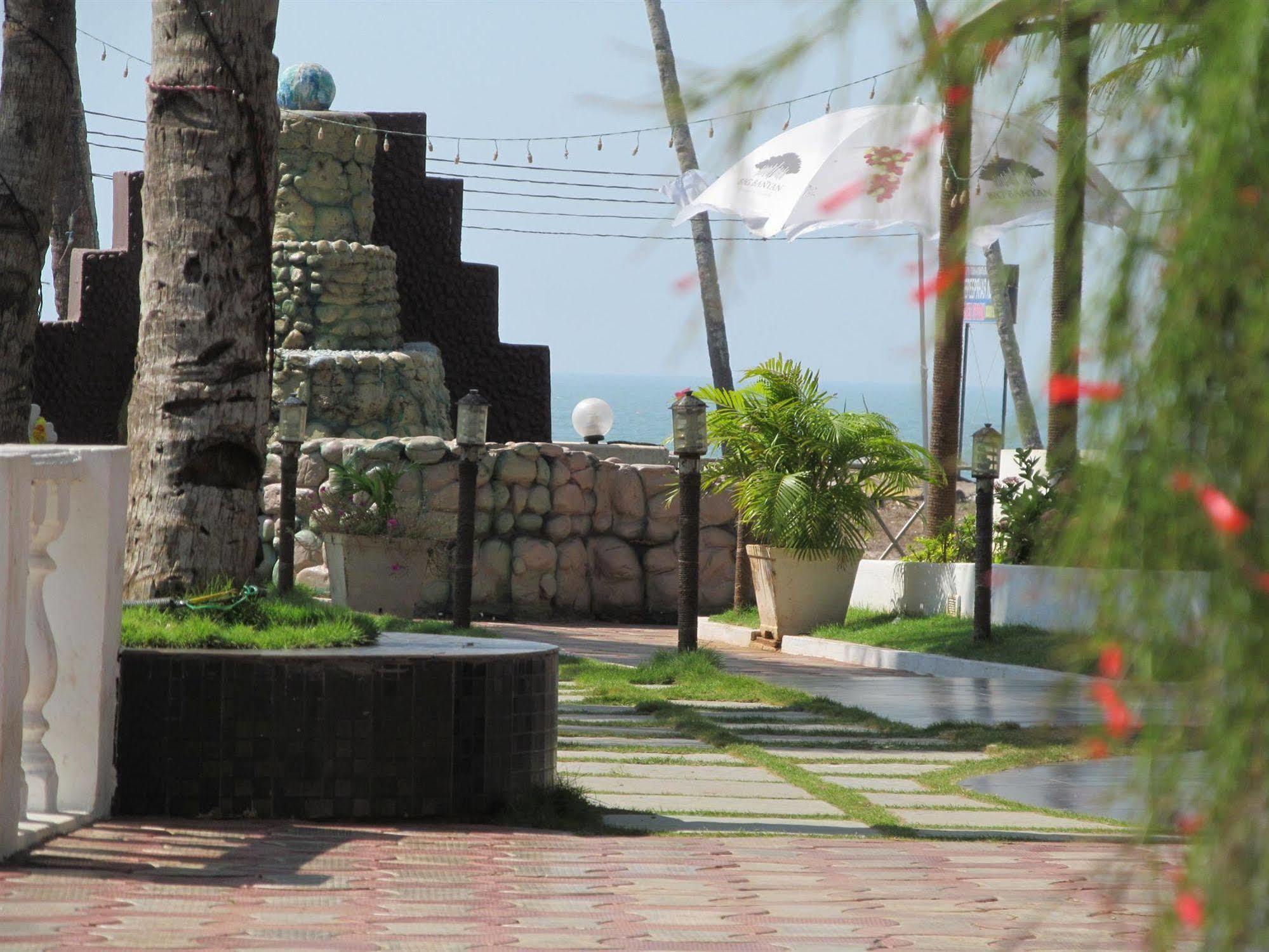 Hotel Lucky Star Colva Esterno foto