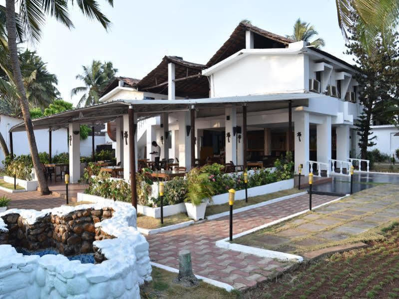 Hotel Lucky Star Colva Esterno foto