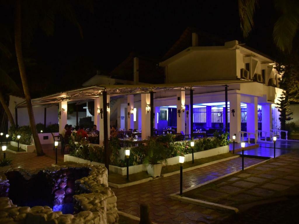 Hotel Lucky Star Colva Esterno foto