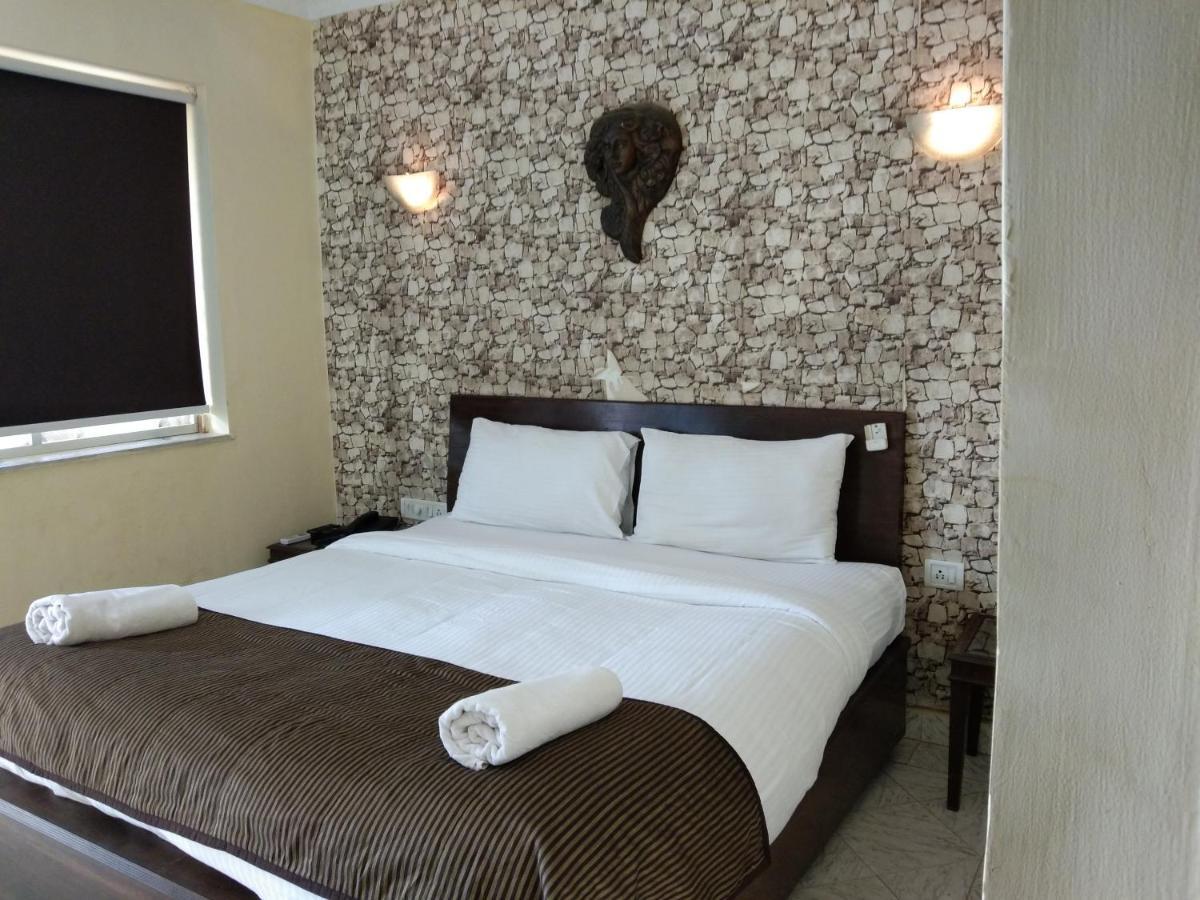 Hotel Lucky Star Colva Esterno foto