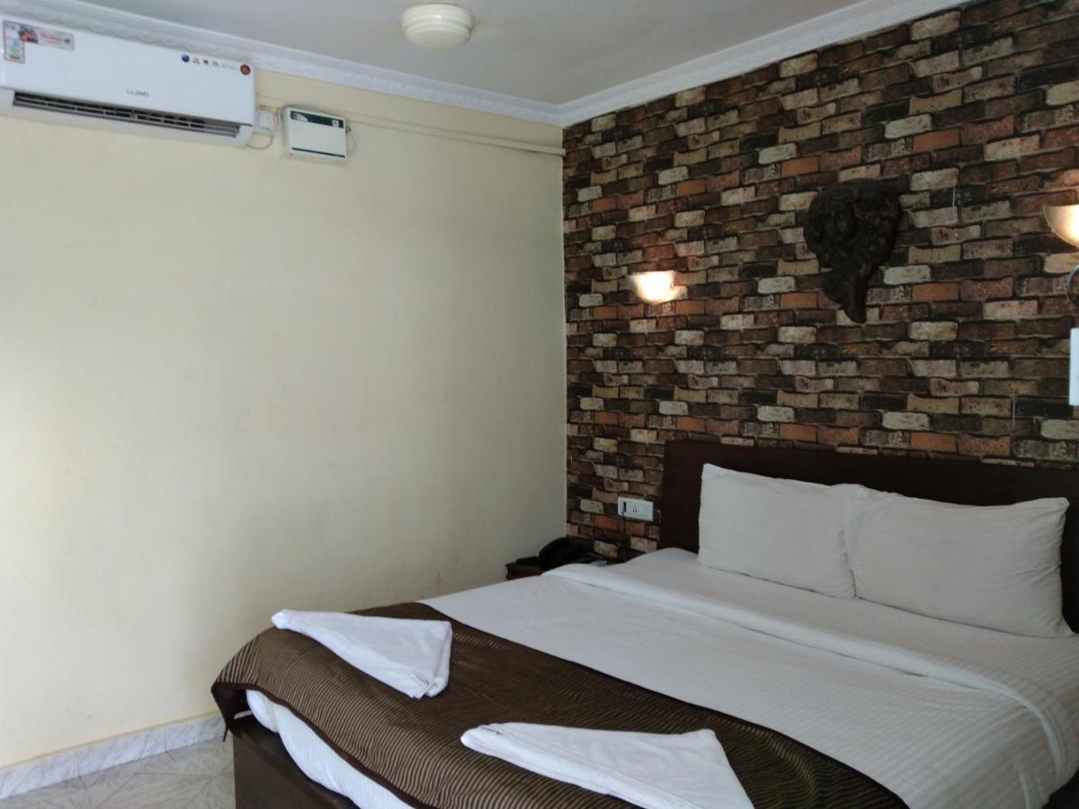 Hotel Lucky Star Colva Esterno foto