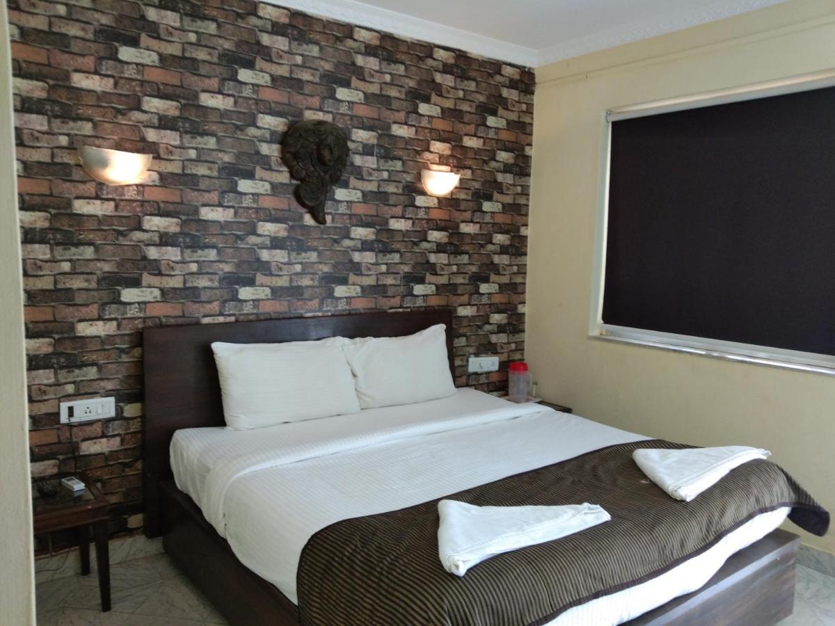 Hotel Lucky Star Colva Esterno foto
